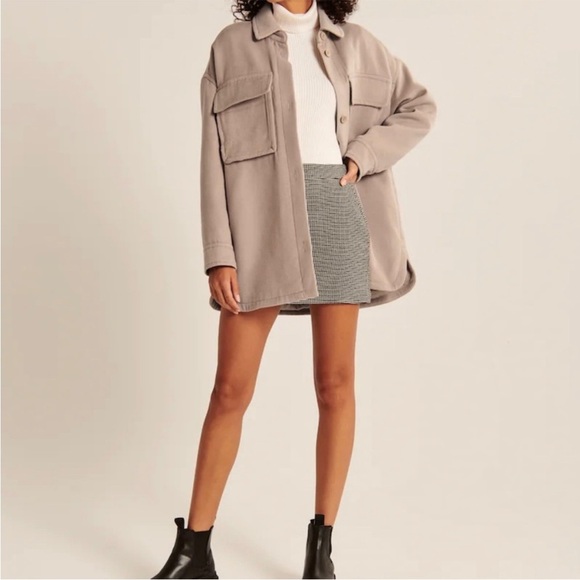 Abercrombie & Fitch Tan Oversized Shirt Jacket Size Medium Shacket - Picture 1 of 16
